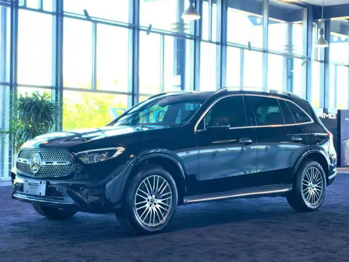 Mercedes-Benz GLC 2025 Model Facelift GLC 300 L 4MATIC Dynamic Model 5 seat – фото 1
