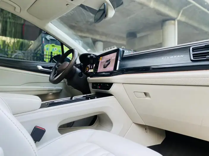 Viloran 2023 Model Facelift 330TSI Deluxe Edition – фото 7