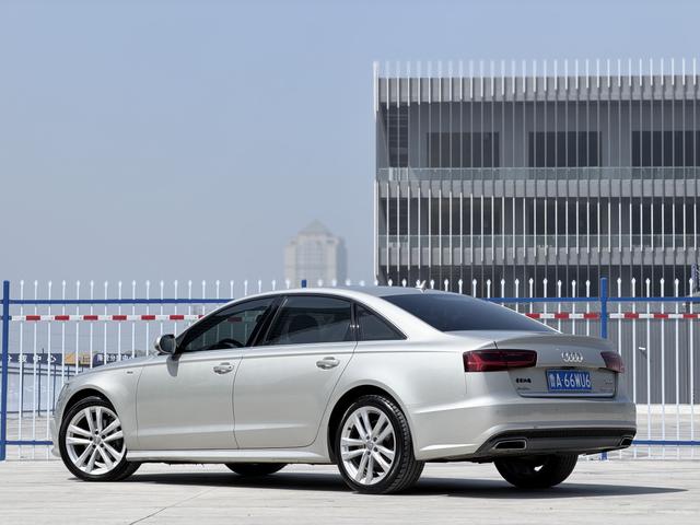 Audi A6L 2018 30th Anniversary 35 TFSI Style – фото 9