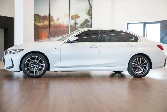 BMW 3 Series 2025 Model 325Li M Sports Set – фото 4