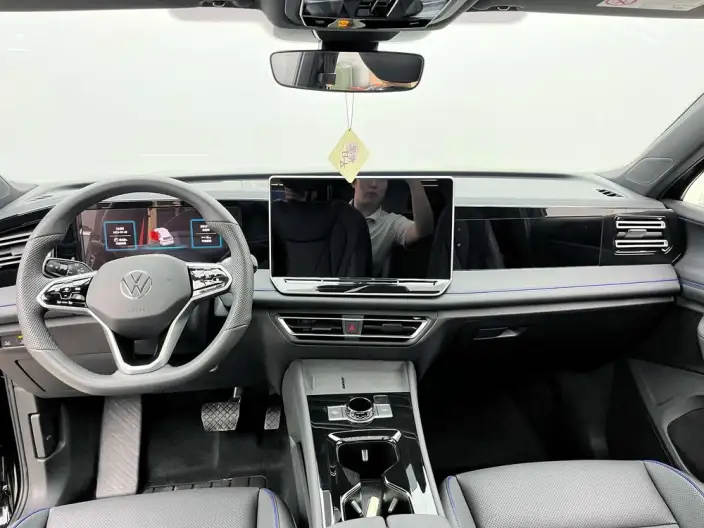 Volkswagen Tiguan L 2024 Model Pro 330TSI 2WD Smart collar Edition – фото 8