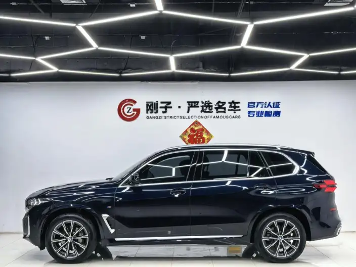 BMW X5 2023 Model xDrive30Li M Sports Set – фото 4