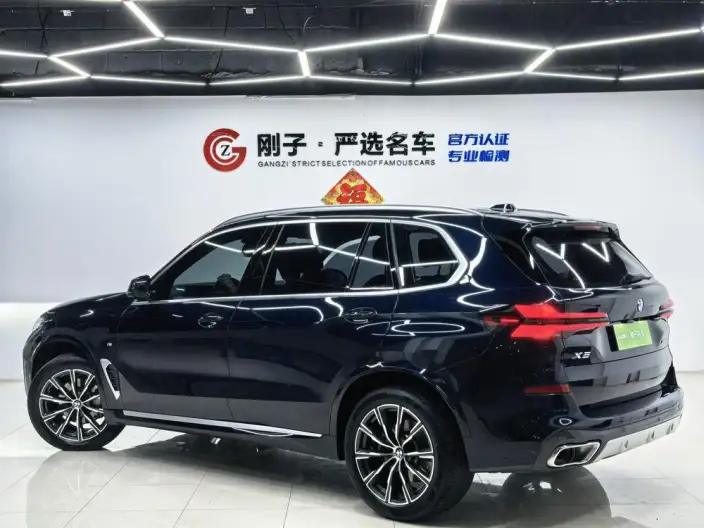 BMW X5 2023 Model xDrive30Li M Sports Set – фото 5