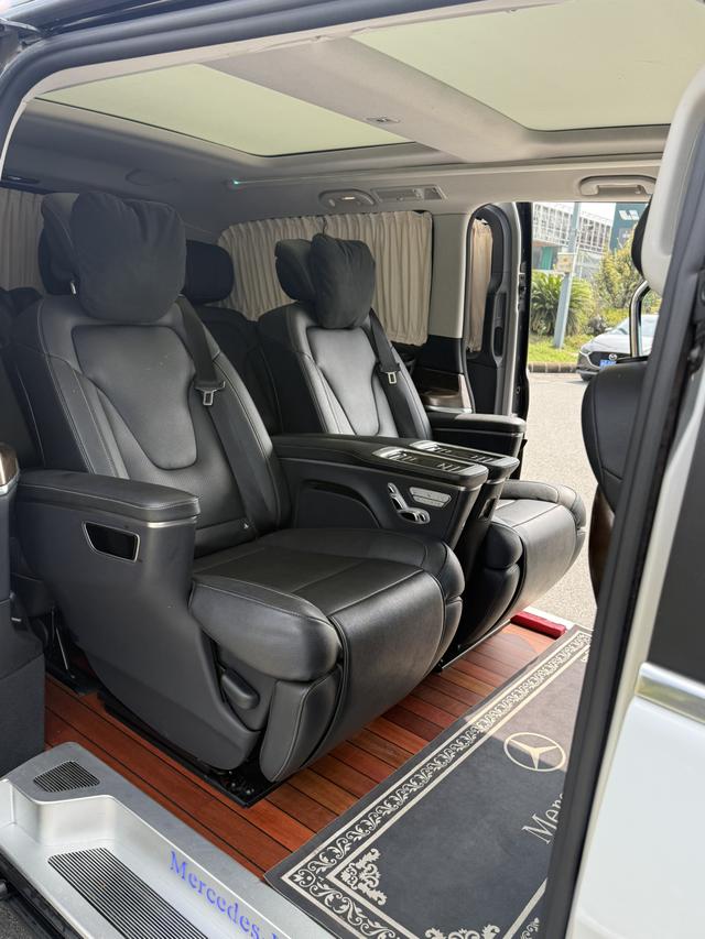 Mercedes-Benz V-Class 2021 V 260 L Long Axle Premium – фото 9