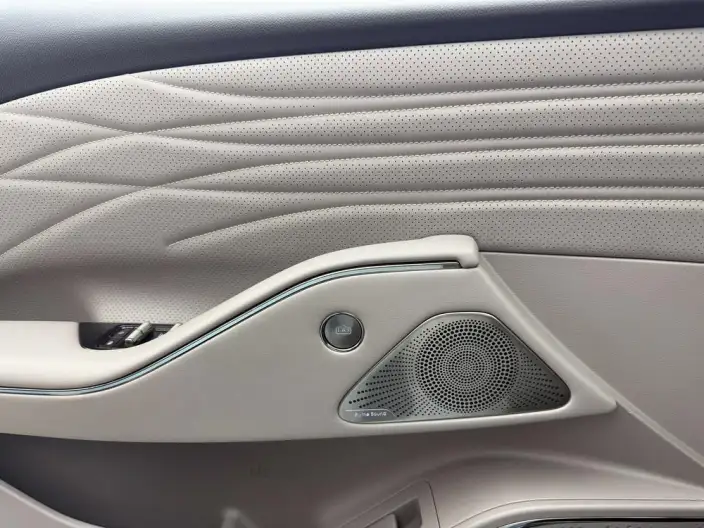 Geely Galaxy E8 PHEV 2025 Model 130km EM-P Galaxy Edition – фото 7