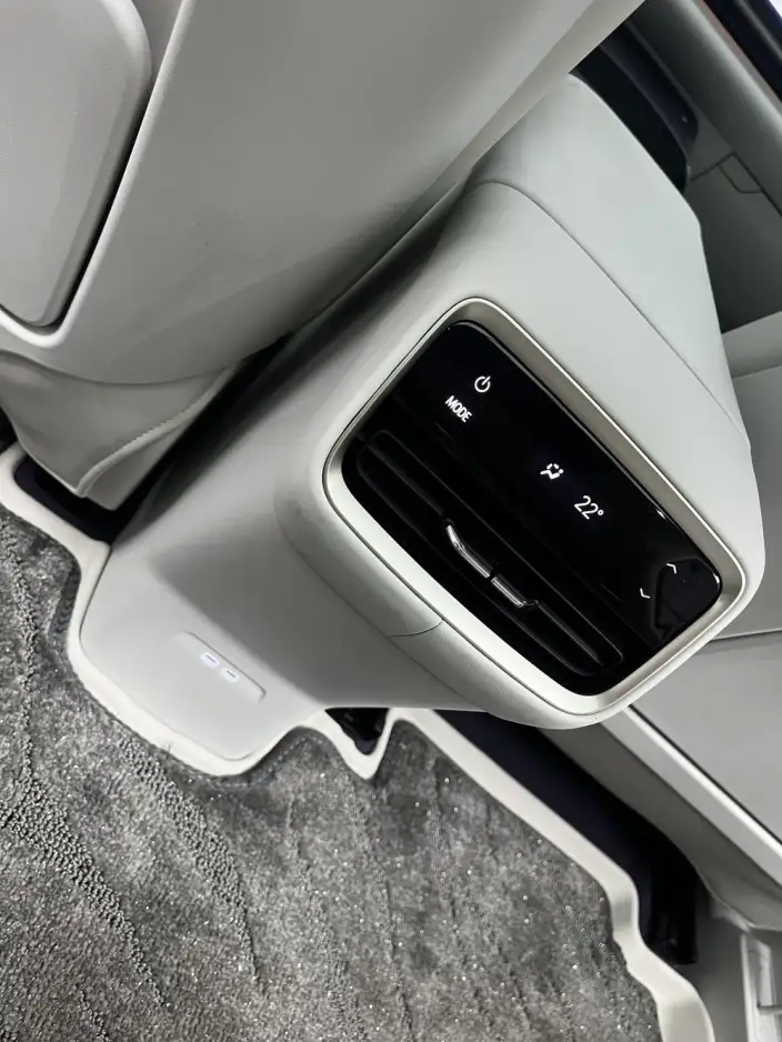 HONGQI E-HS9 2022 Model 690km Flag Xiang Edition VI seat – фото 6