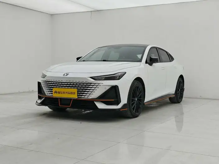 Changan UNI-V 2023 Model 1.5T Sports Edition – фото 1