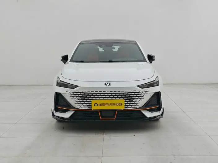 Changan UNI-V 2023 Model 1.5T Sports Edition – фото 2