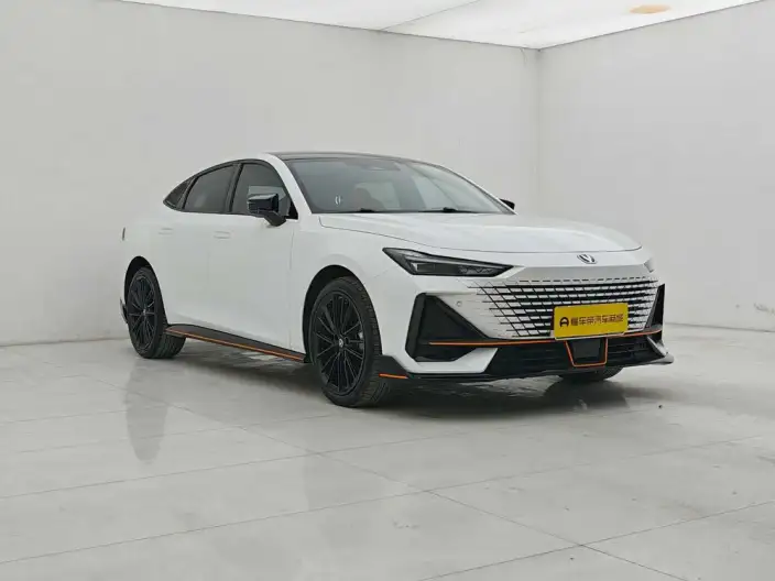 Changan UNI-V 2023 Model 1.5T Sports Edition – фото 3