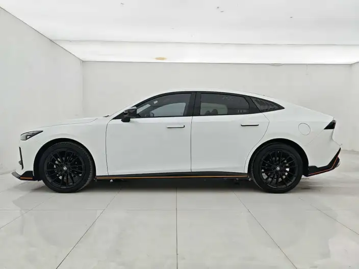 Changan UNI-V 2023 Model 1.5T Sports Edition – фото 4