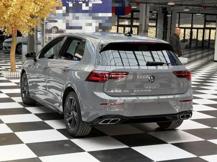 Volkswagen Golf 2023 Model 280TSI DSG R-Line – фото 4
