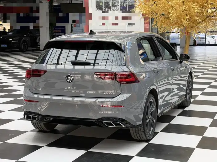 Volkswagen Golf 2023 Model 280TSI DSG R-Line – фото 6