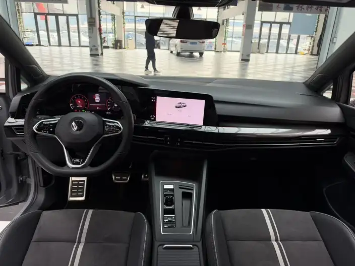 Volkswagen Golf 2023 Model 280TSI DSG R-Line – фото 7