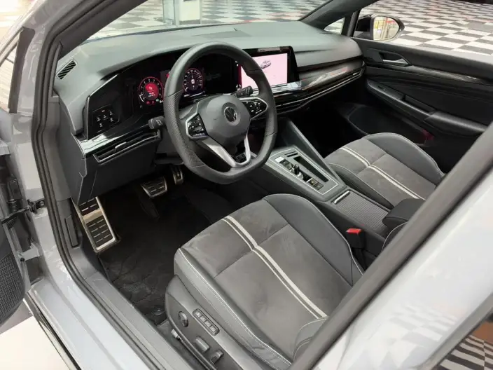 Volkswagen Golf 2023 Model 280TSI DSG R-Line – фото 9