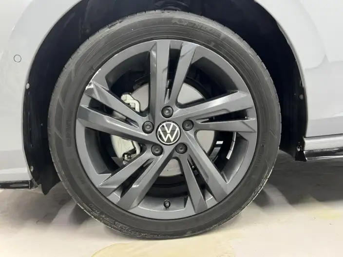 Volkswagen Golf 2023 Model Facelift 280TSI DSG R-Line Lite – фото 9
