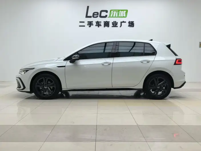 Volkswagen Golf 2023 Model Facelift 280TSI DSG R-Line Lite – фото 4