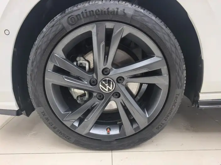 Volkswagen Golf 2023 Model Facelift 280TSI DSG R-Line Lite – фото 8