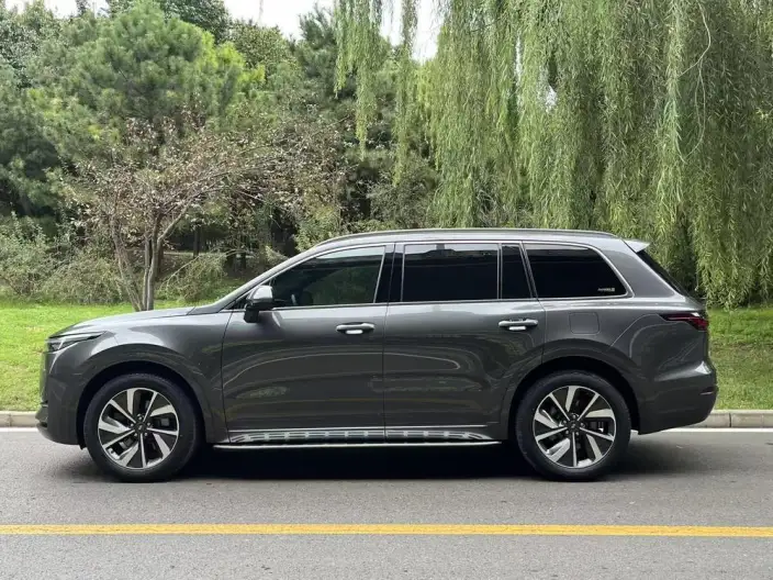 Li Auto ONE 2021 Model Extended Range 6 seat Edition – фото 3
