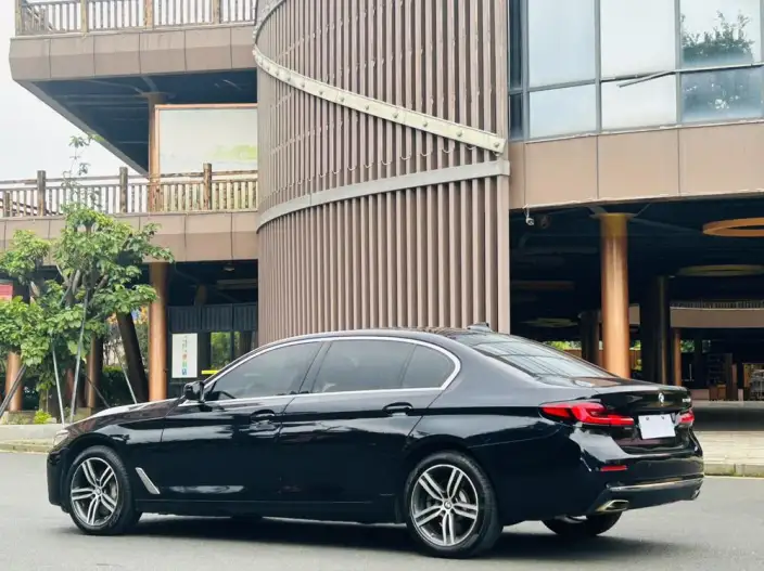 BMW 5 Series 2023 Model 530Li Leading Model Luxury Set – фото 5