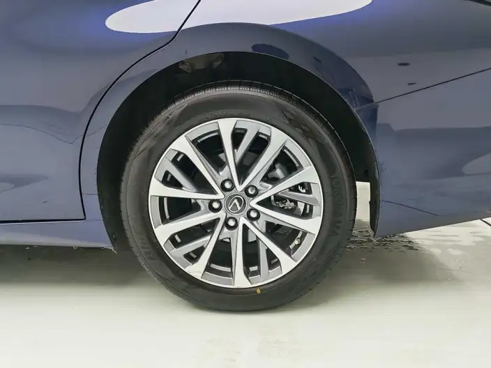 Lexus ES 2025 Model 200 Premium – фото 9
