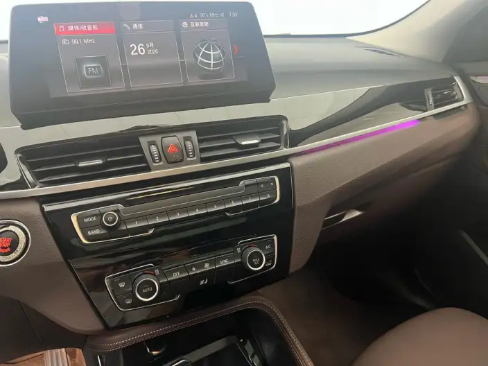 BMW X2 2021 Model sDrive20i M Off-road Set – фото 7