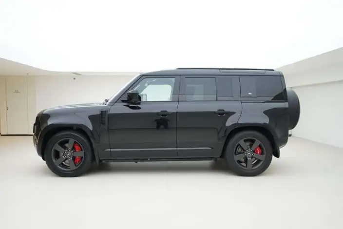 Land Rover Defender 2024 Model 110 3.0T P400 X-Dynamic HSE – фото 3