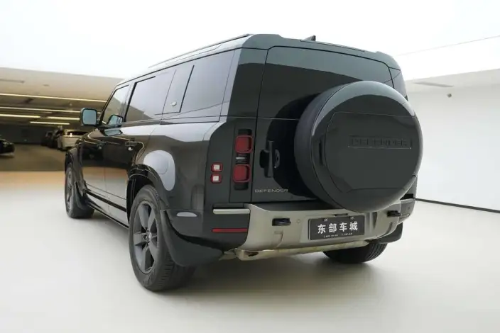 Land Rover Defender 2024 Model 110 3.0T P400 X-Dynamic HSE – фото 4