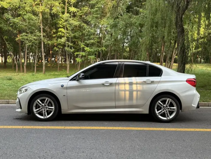 BMW 1 Series 2021 Model 120i M Sports Night Edition – фото 3