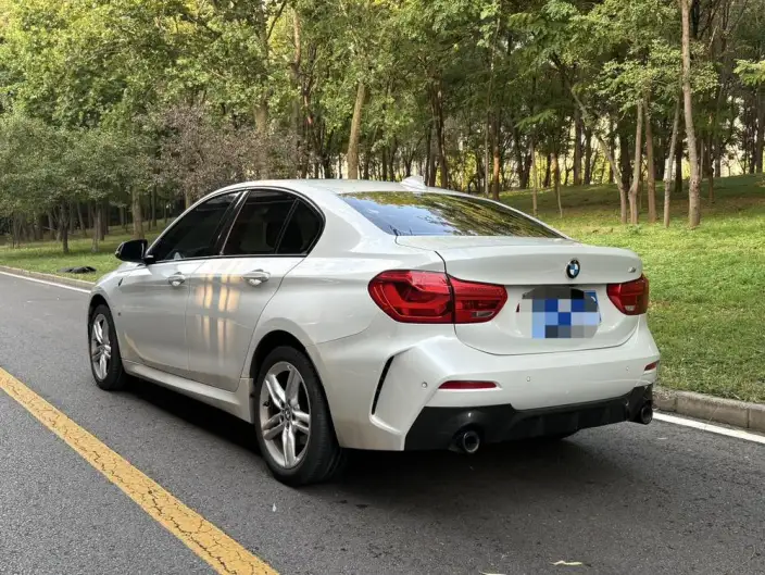 BMW 1 Series 2021 Model 120i M Sports Night Edition – фото 4