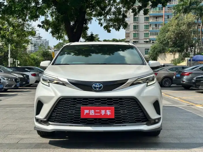 Granvia 2022 Model 2.5L Hybrid Ultimate Edition – фото 2
