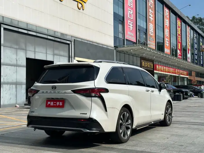 Granvia 2022 Model 2.5L Hybrid Ultimate Edition – фото 6