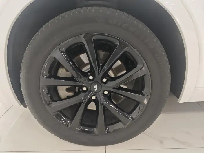 Li Auto ONE 2021 Model Extended Range 6 seat Edition – фото 4