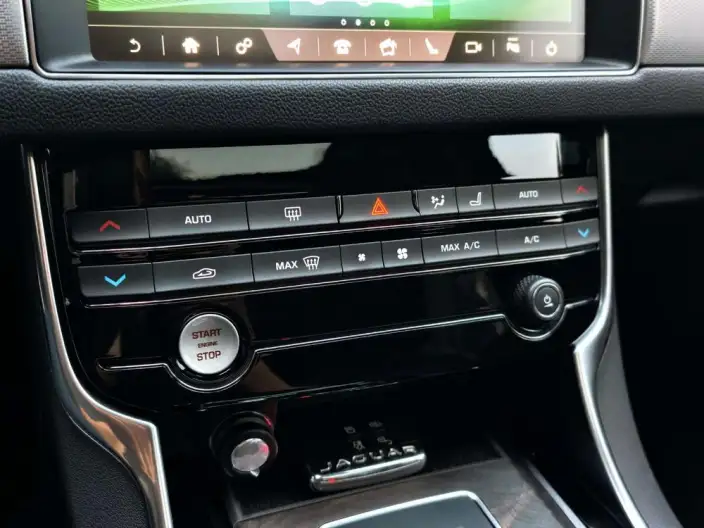 Jaguar XFL 2020 Model 2.0T P250 4WD Exclusive Edition – фото 9