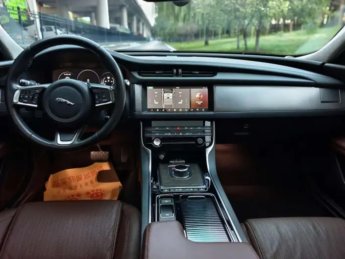 Jaguar XFL 2020 Model 2.0T P250 4WD Exclusive Edition – фото 10