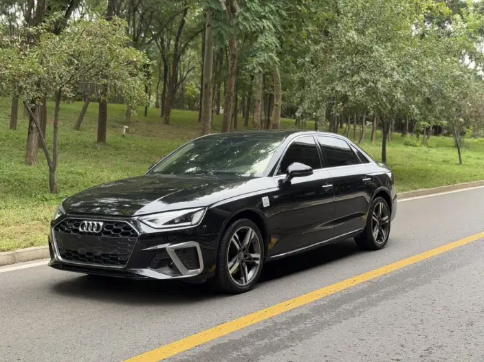 Audi A4 L 2020 Model 40 TFSI Luxury Dynamic Model – фото 1