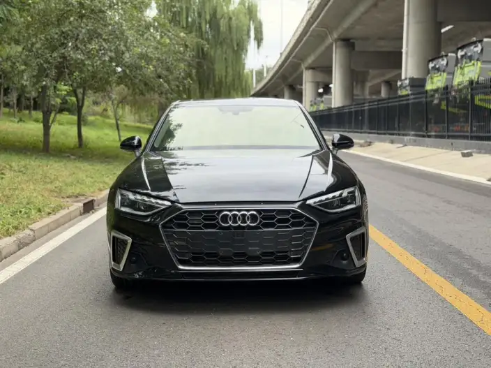 Audi A4 L 2020 Model 40 TFSI Luxury Dynamic Model – фото 2