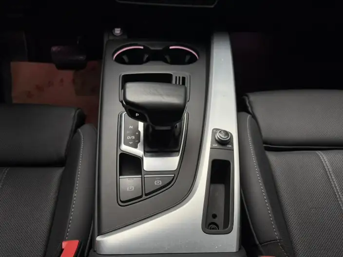 Audi A4 L 2020 Model 40 TFSI Luxury Dynamic Model – фото 10