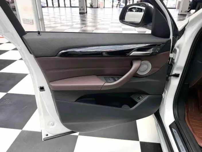 BMW X1 2022 Model sDrive20Li Exclusive Model – фото 8