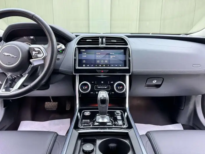 Jaguar XE L 2020 Model 2.0T 200PS S Enterprising Youya Edition – фото 9