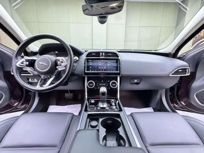 Jaguar XE L 2020 Model 2.0T 200PS S Enterprising Youya Edition – фото 10