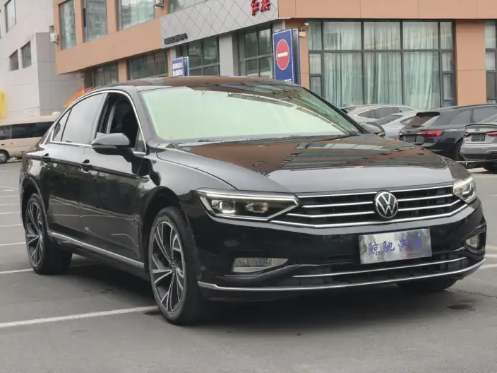 Volkswagen Magotan 2020 Model 330TSI DSG Luxury Model – фото 3