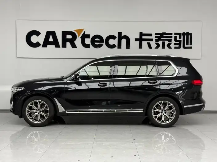 BMW X7 2021 Model xDrive40i Leading Model Luxury Set – фото 3