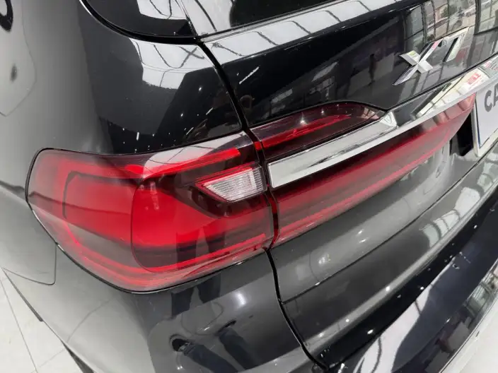 BMW X7 2021 Model xDrive40i Leading Model Luxury Set – фото 7