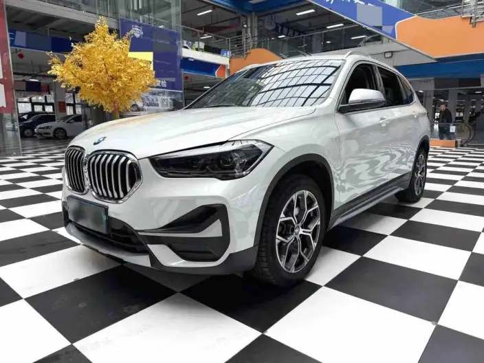 BMW X1 2022 Model sDrive20Li Fashion Model – фото 1