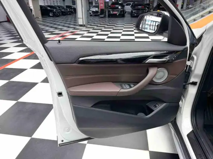 BMW X1 2022 Model sDrive20Li Fashion Model – фото 9