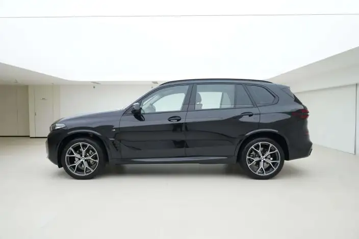 BMW X5 2025 Model xDrive30Li Exclusive Model M Sports Night Set – фото 3