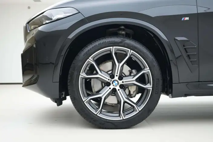 BMW X5 2025 Model xDrive30Li Exclusive Model M Sports Night Set – фото 9