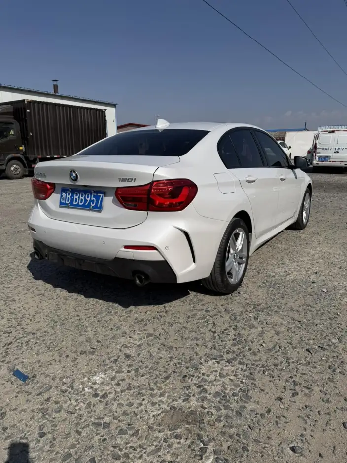 BMW 1 Series 2021 Model 120i M Sports Night Edition – фото 6