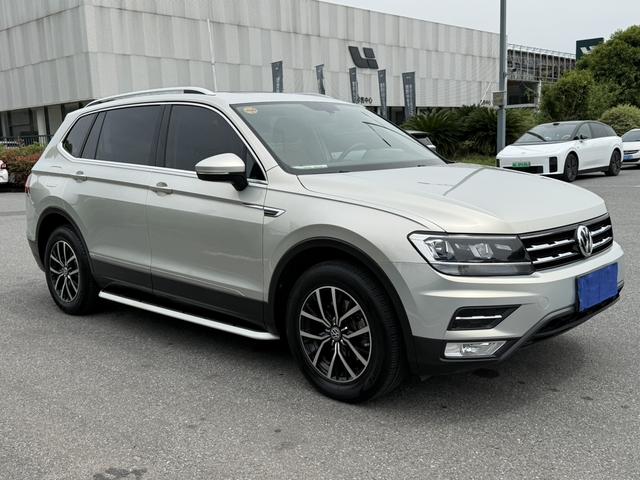 Volkswagen Tiguan L 2017 330TSI Automatic 2WD Luxury – фото 3