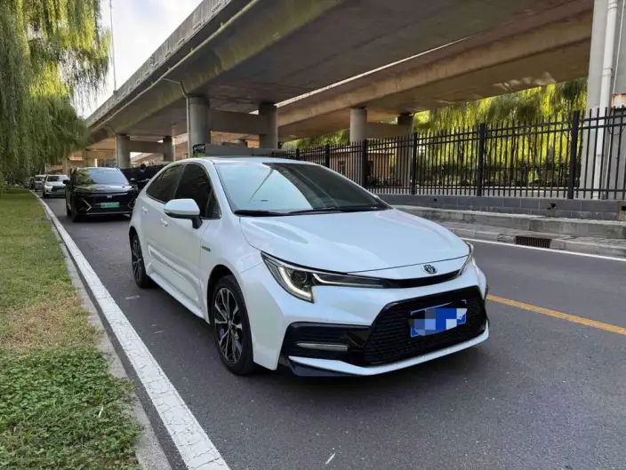 Toyota Levin 2022 Model Hybrid 1.8H E-CVT Sports Edition – фото 3
